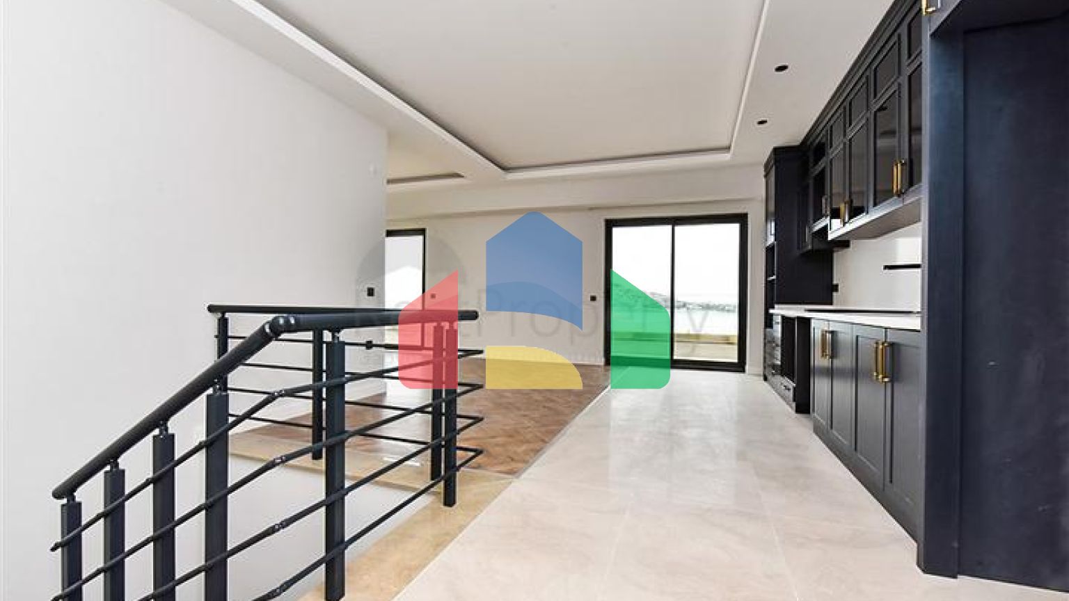 Шикарний пентхаус з панорамним видом на море в самому центрі Аланії