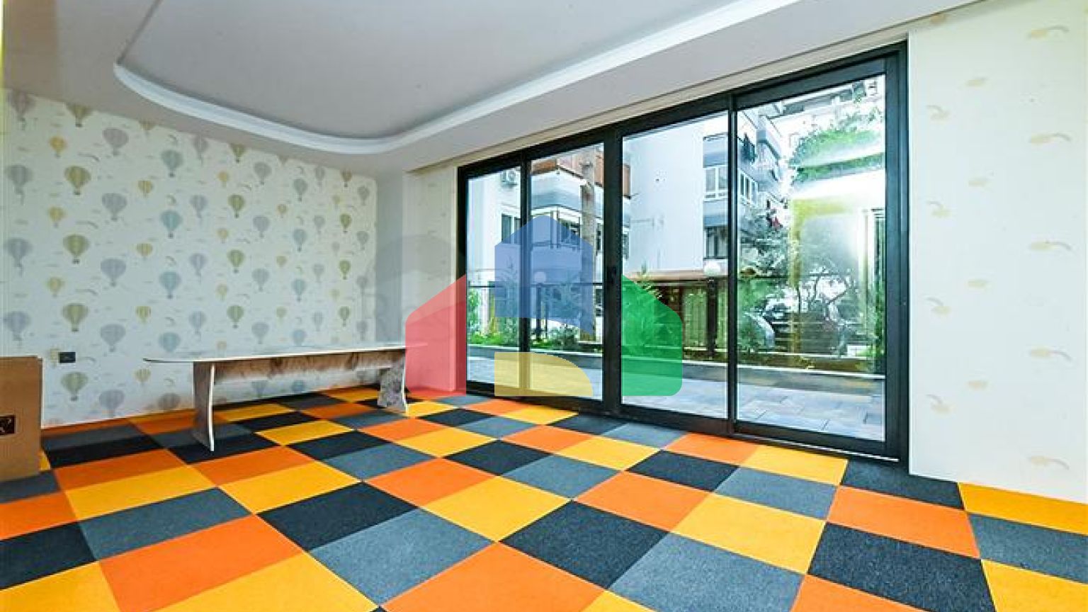 Шикарний пентхаус з панорамним видом на море в самому центрі Аланії