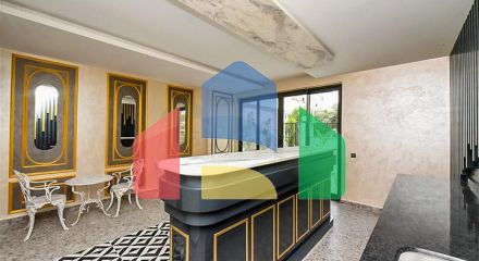 Шикарний пентхаус з панорамним видом на море в самому центрі Аланії