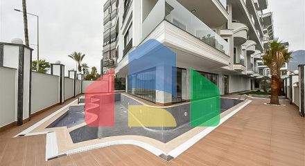 Шикарний пентхаус з панорамним видом на море в самому центрі Аланії