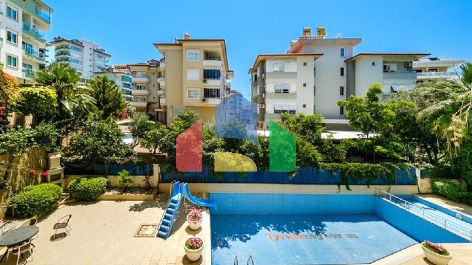 Меблированная квартира планировкой 2+1 в центре Алании