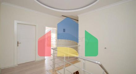 Пентхаус планировки 7+1 с отдельной кухней в центре Алании