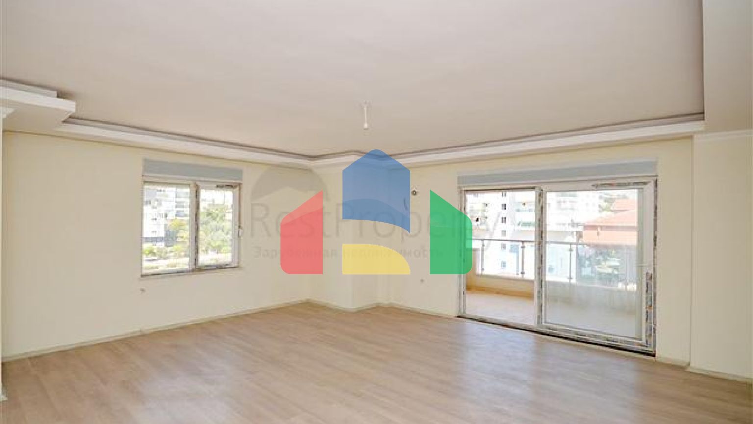 Пентхаус планировки 7+1 с отдельной кухней в центре Алании