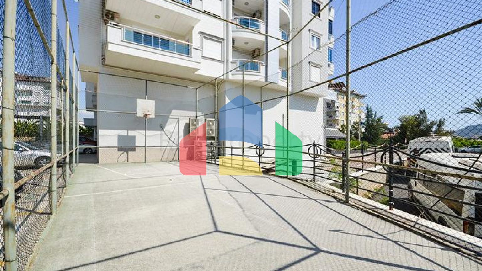 Пентхаус планировки 7+1 с отдельной кухней в центре Алании