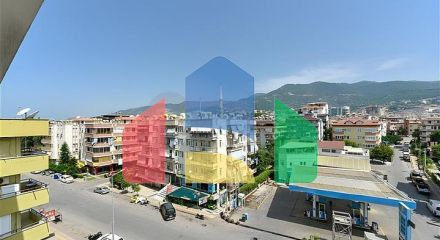 2+1 apartment with separate kitchen 50 meters from the sea in the center of Alanya