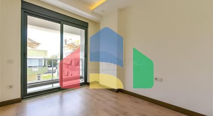 Квартира 2+1 с отдельной кухней в 50 метрах от моря в центре Алании