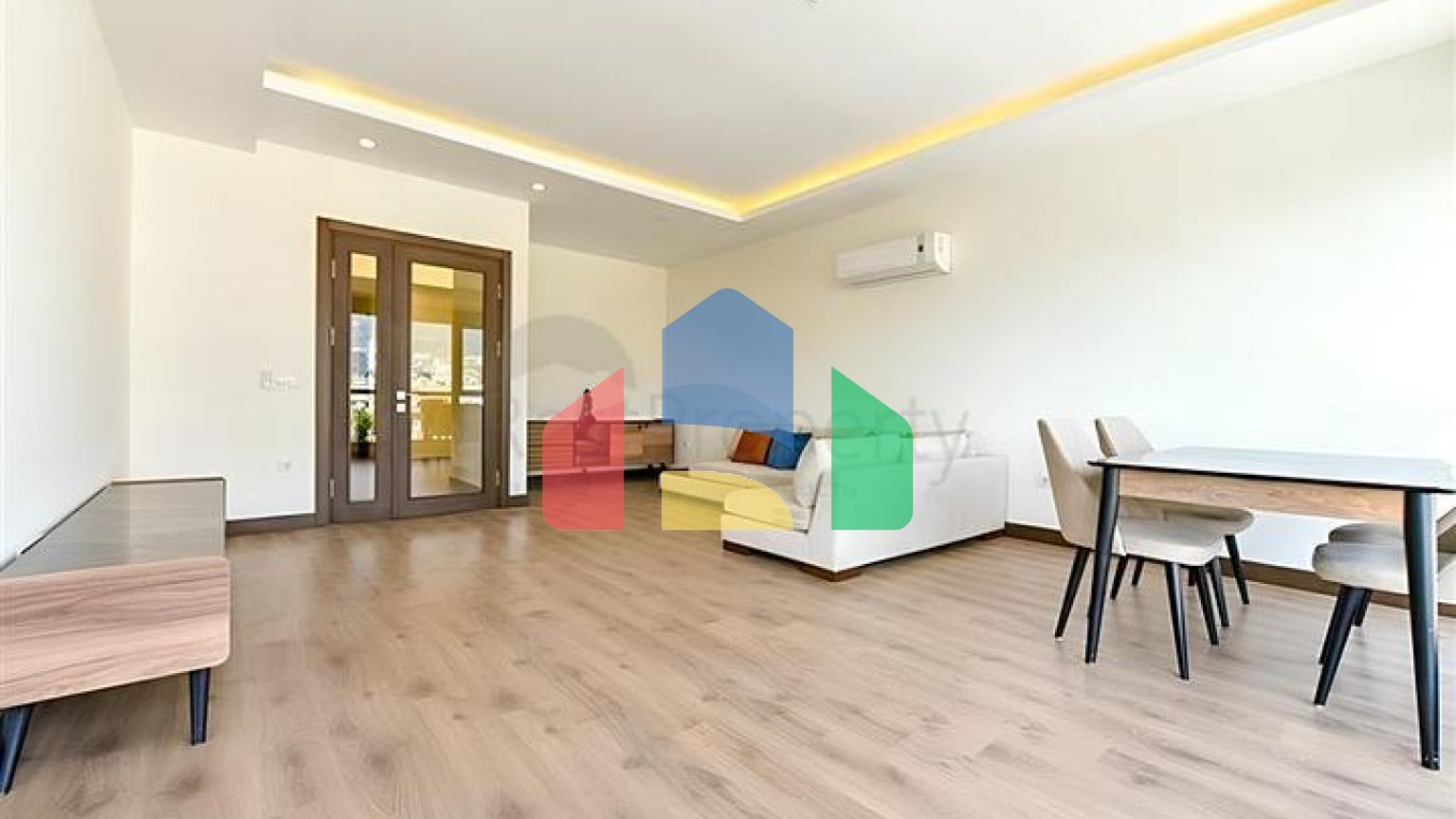 Квартира 2+1 с отдельной кухней в 50 метрах от моря в центре Алании