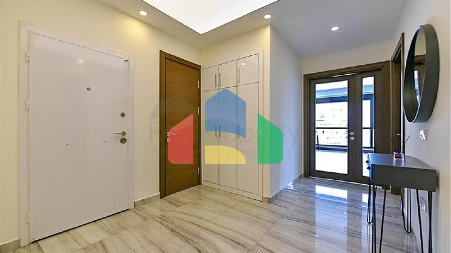 Квартира 2+1 с отдельной кухней в 50 метрах от моря в центре Алании