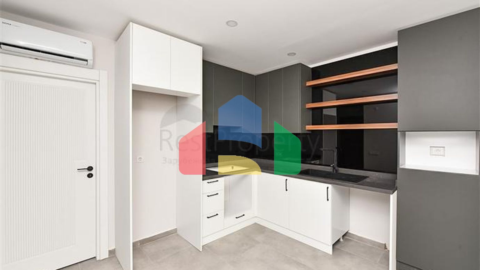 Квартира 1+1 в новом комплексе всего в 200 метрах от пляжа Клеопатры