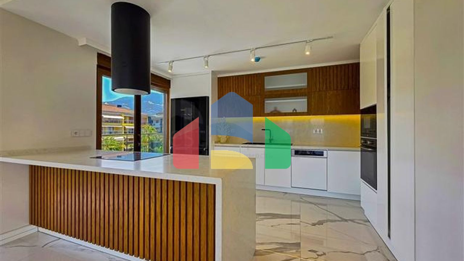 Ексклюзивні апартаменти плануванням 4+1 в унікальному комплексі центральної частини Аланья