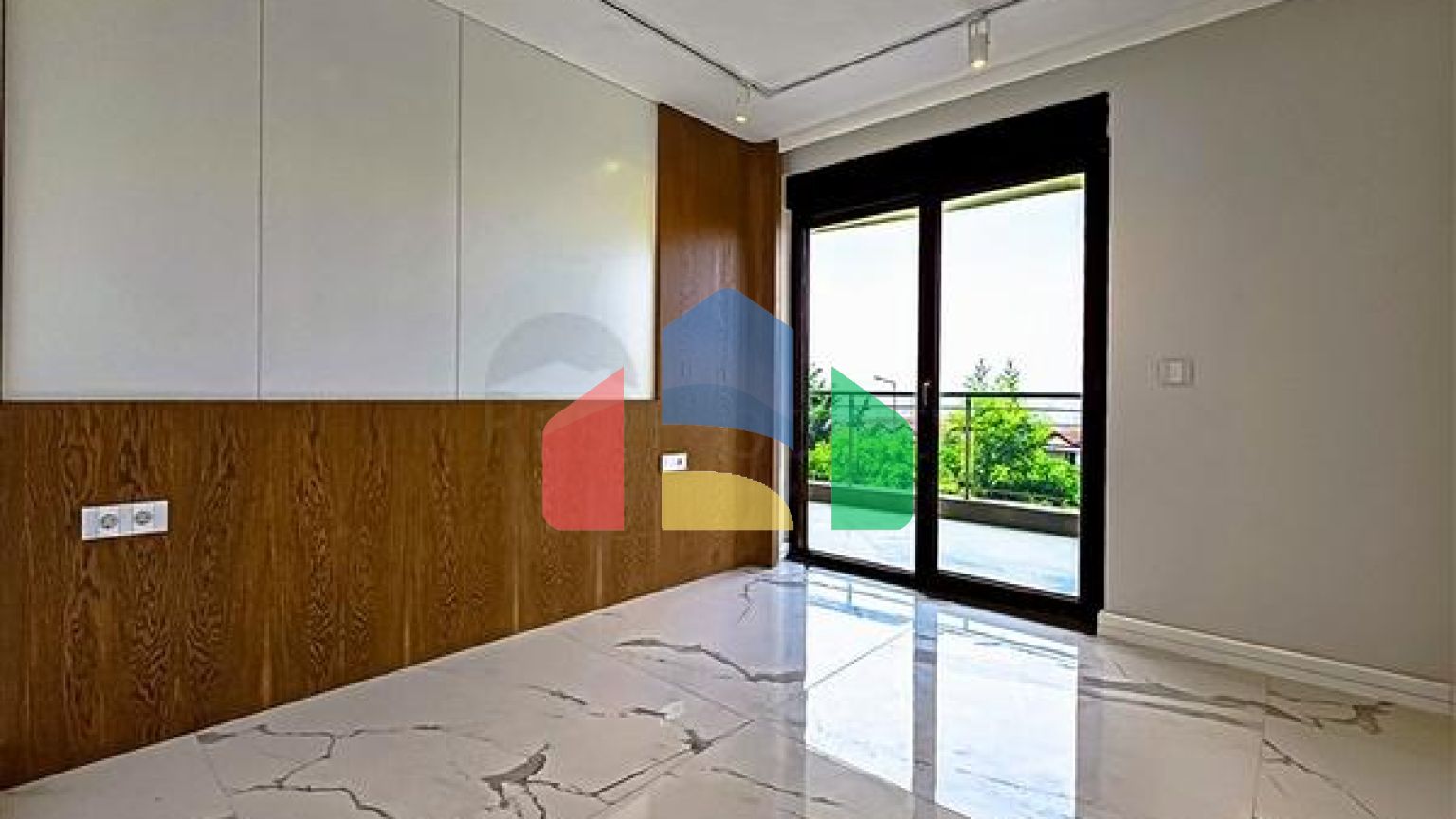 Ексклюзивні апартаменти плануванням 4+1 в унікальному комплексі центральної частини Аланья