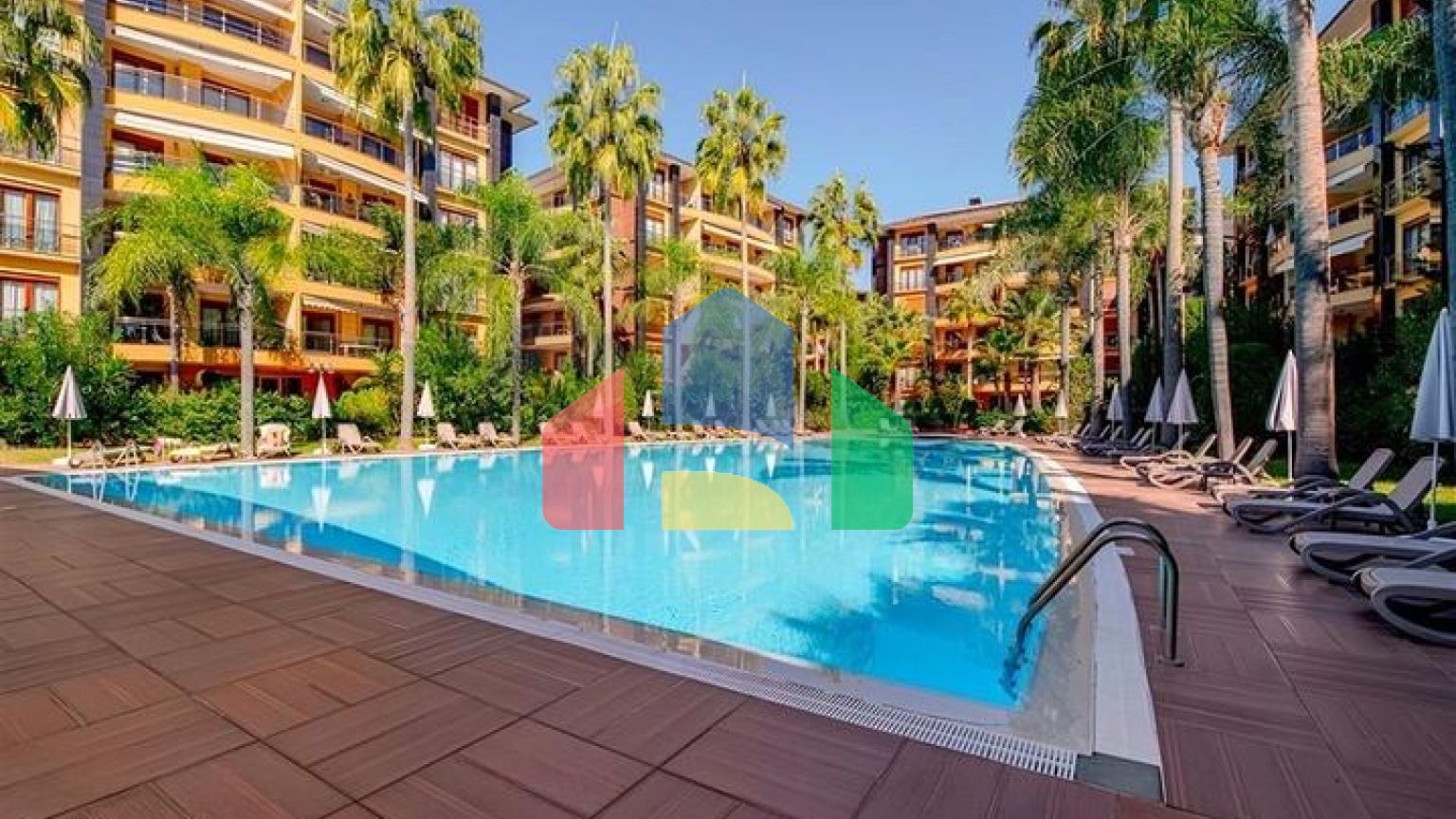 Квартира в комплексе на первой береговой линии собственным пляжем