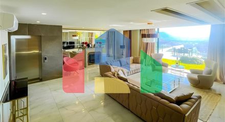 Вилла 5+1 с видом на море в центре Алании