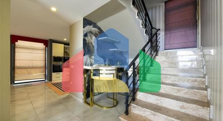 Вилла 5+1 с видом на море в центре Алании