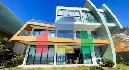 Вилла 5+1 с видом на море в центре Алании