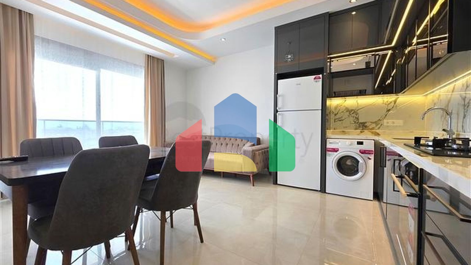 Современная меблированная квартира 1+1 в новом комплексе в центре Аланьи