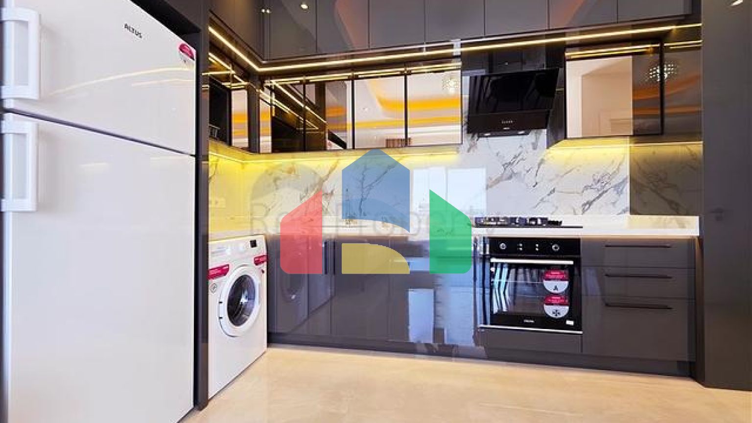 Современная меблированная квартира 1+1 в новом комплексе в центре Аланьи