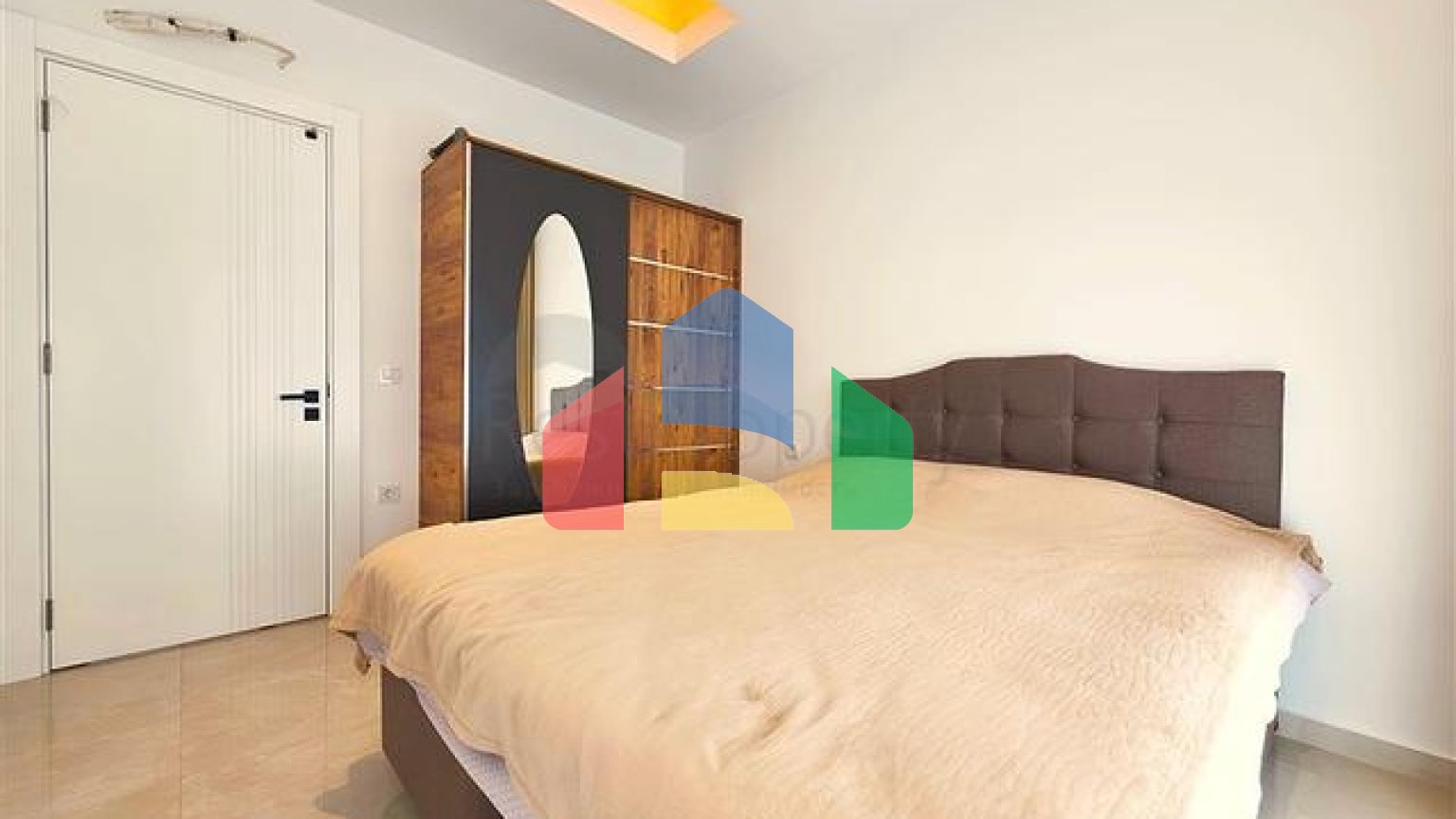 Современная меблированная квартира 1+1 в новом комплексе в центре Аланьи