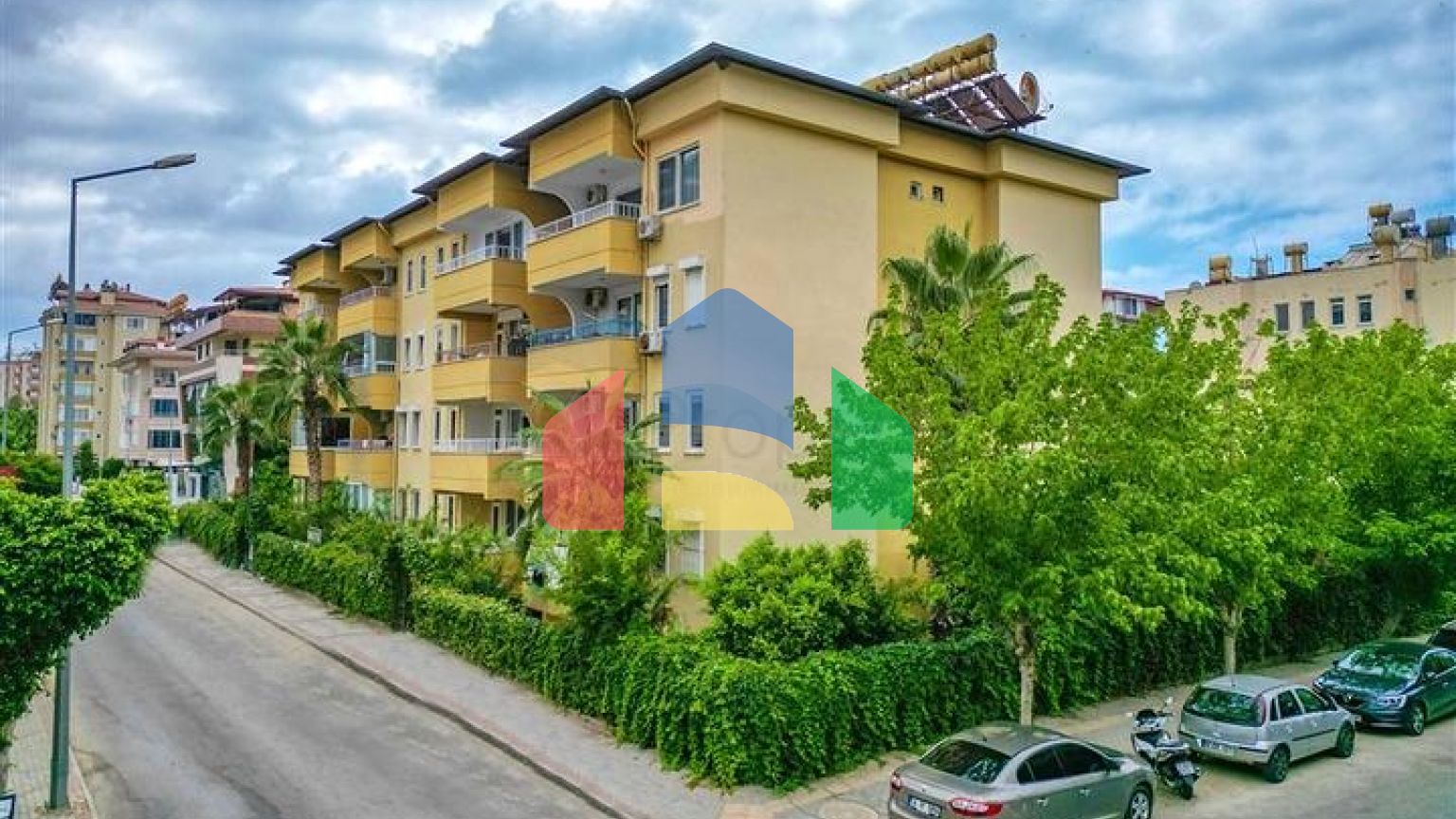 Двокімнатна квартира з ремонтом в 400 м від моря в Аланії