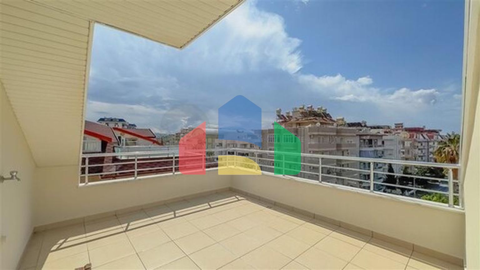 Квартира 3+1 в 200 м от моря в центре Аланьи