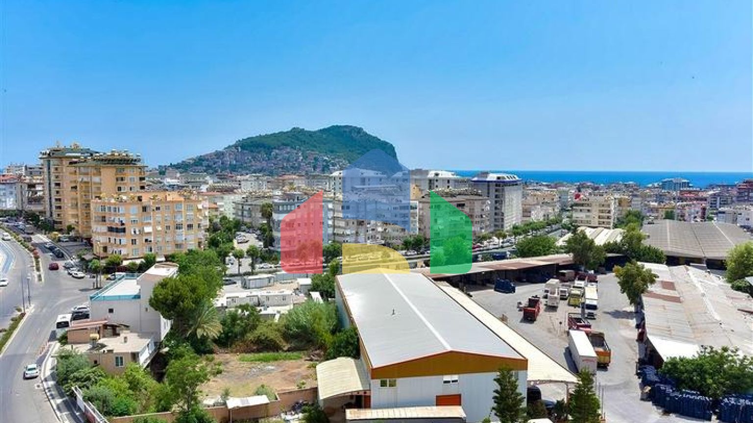 Трехкомнатный пентхаус в новом комплексе с видом на море