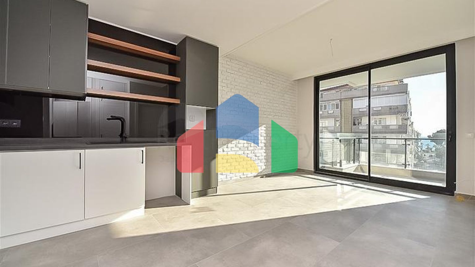 Квартира 1+1 в новом комплексе всего в 200 метрах от пляжа Клеопатры