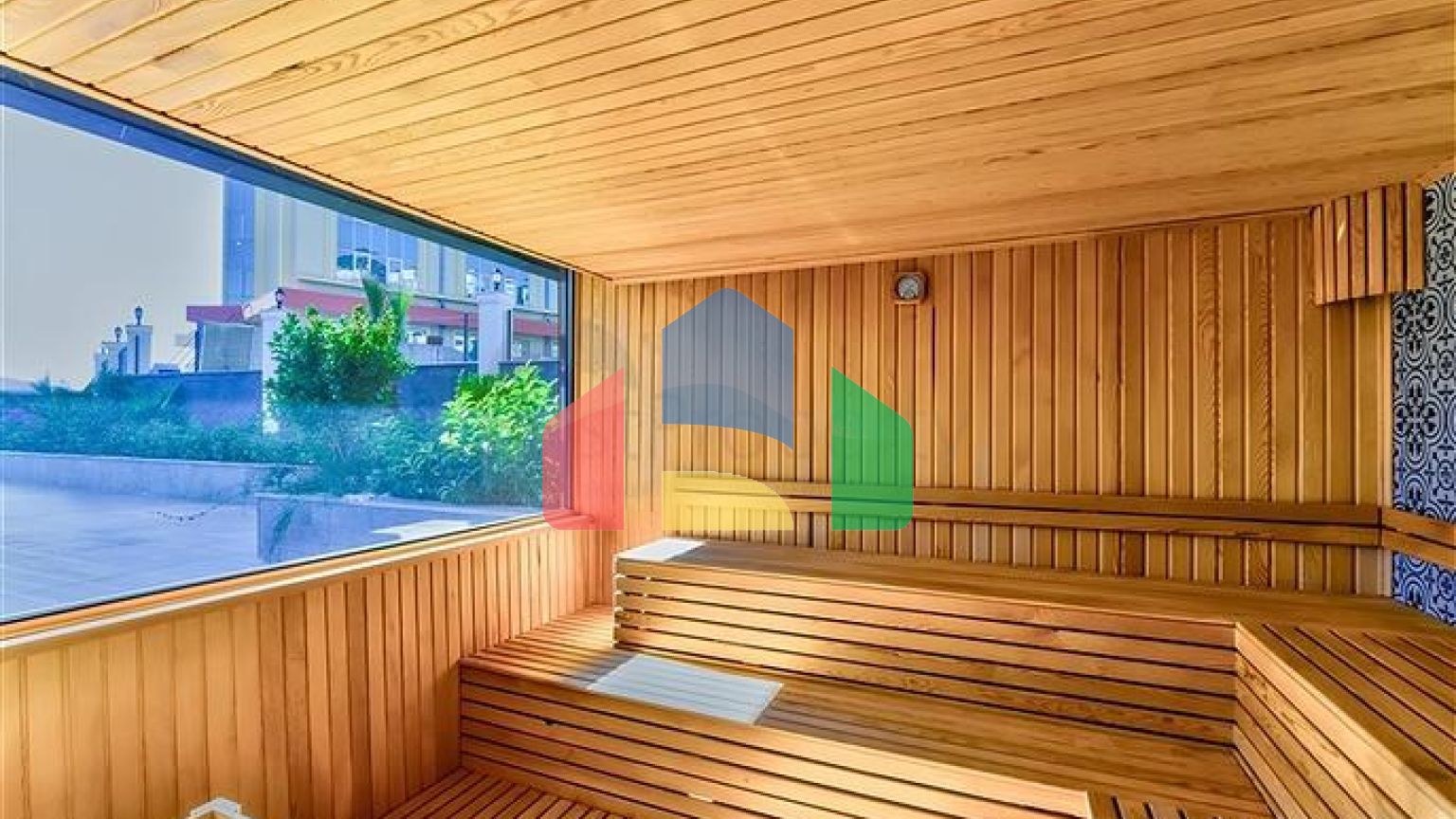 Трехкомнатный пентхаус в новом комплексе с видом на море