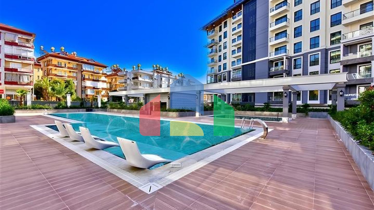 Трехкомнатный пентхаус в новом комплексе с видом на море