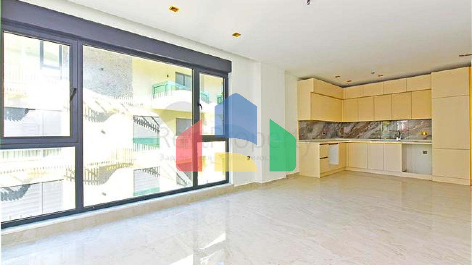 Сучасна квартира 2 + 1 в центрі Аланії-крокова доступність до моря і всієї інфраструктури