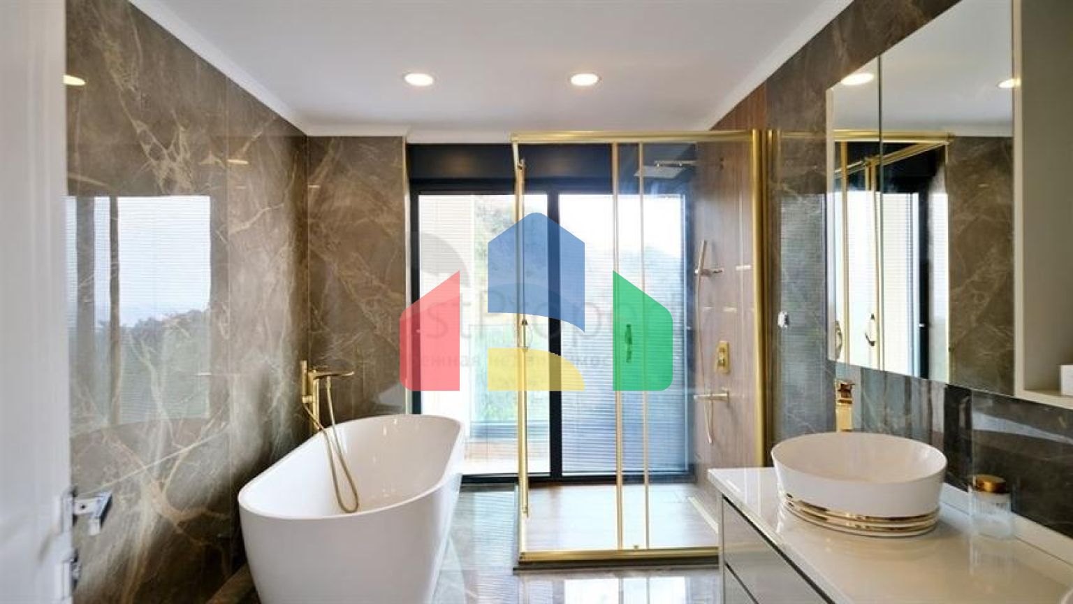 Розкішна вілла 5 + 1 з захоплюючим видом