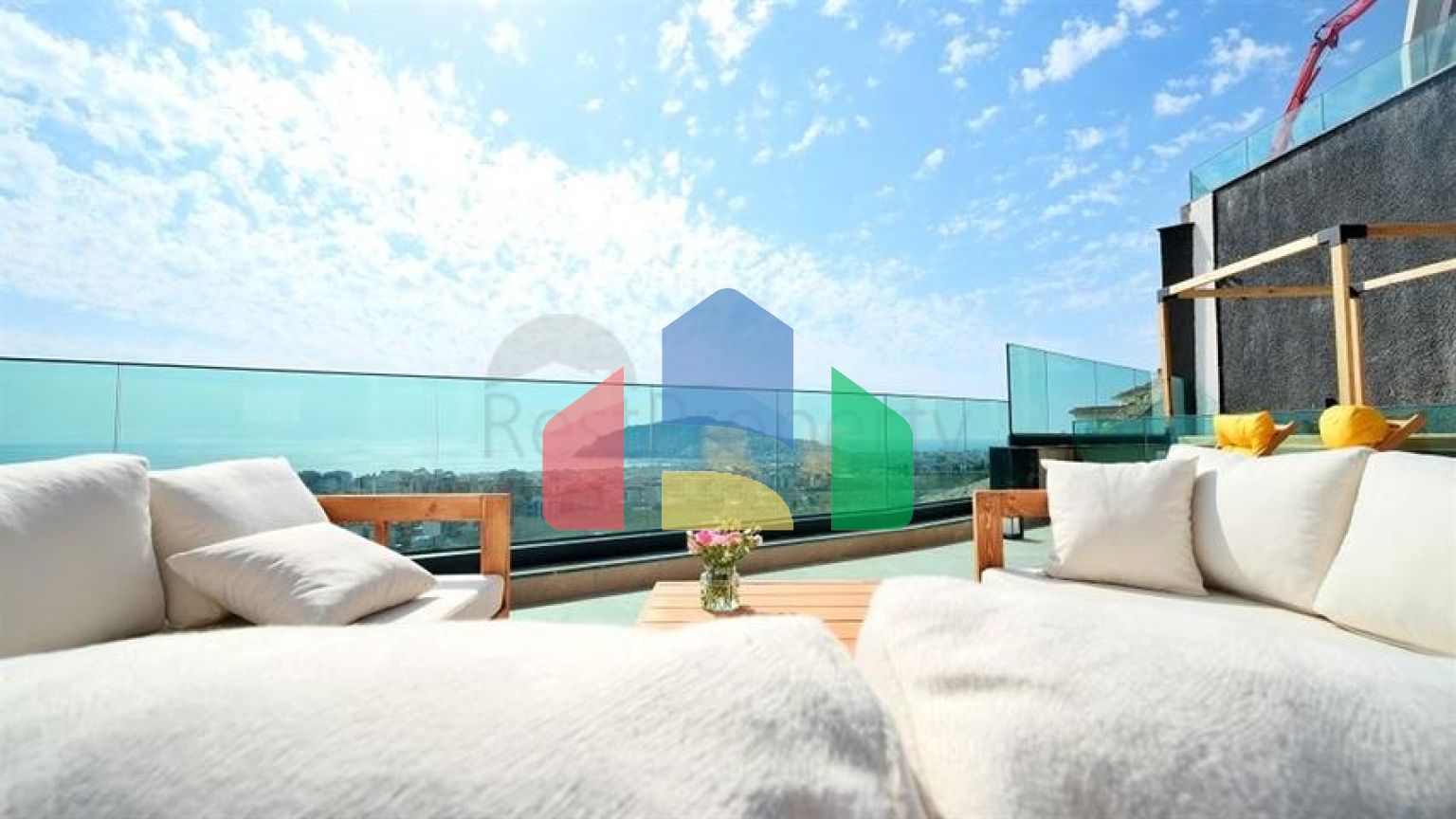 Розкішна вілла 5 + 1 з захоплюючим видом