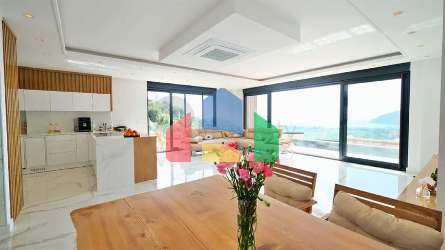 Розкішна вілла 5 + 1 з захоплюючим видом