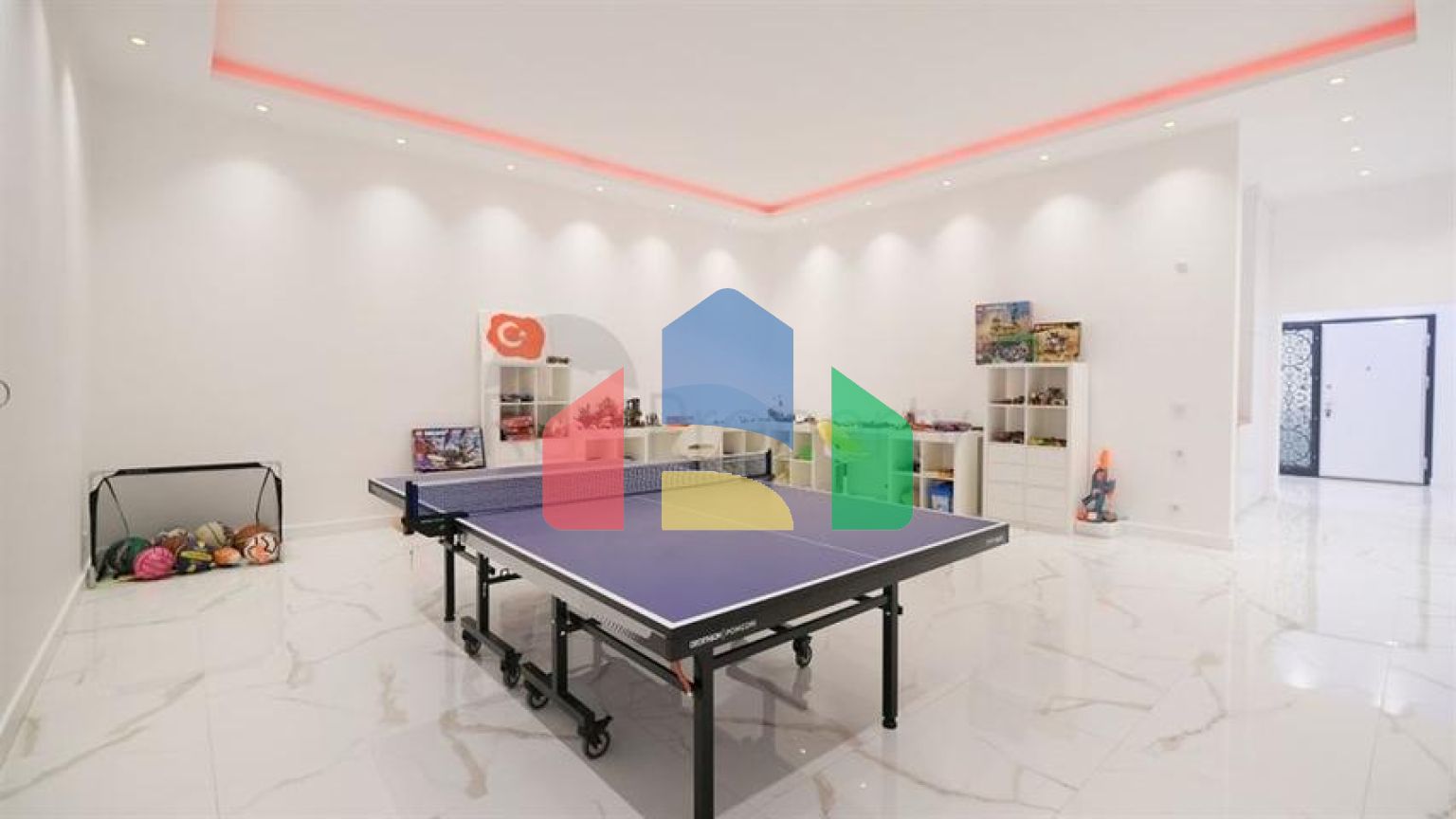 Розкішна вілла 5 + 1 з захоплюючим видом