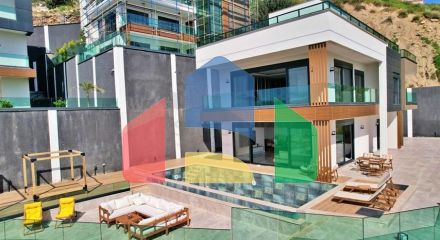 Розкішна вілла 5 + 1 з захоплюючим видом