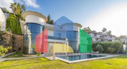 Spacious two-storey villa with panoramic views of the Mediterranean Sea
