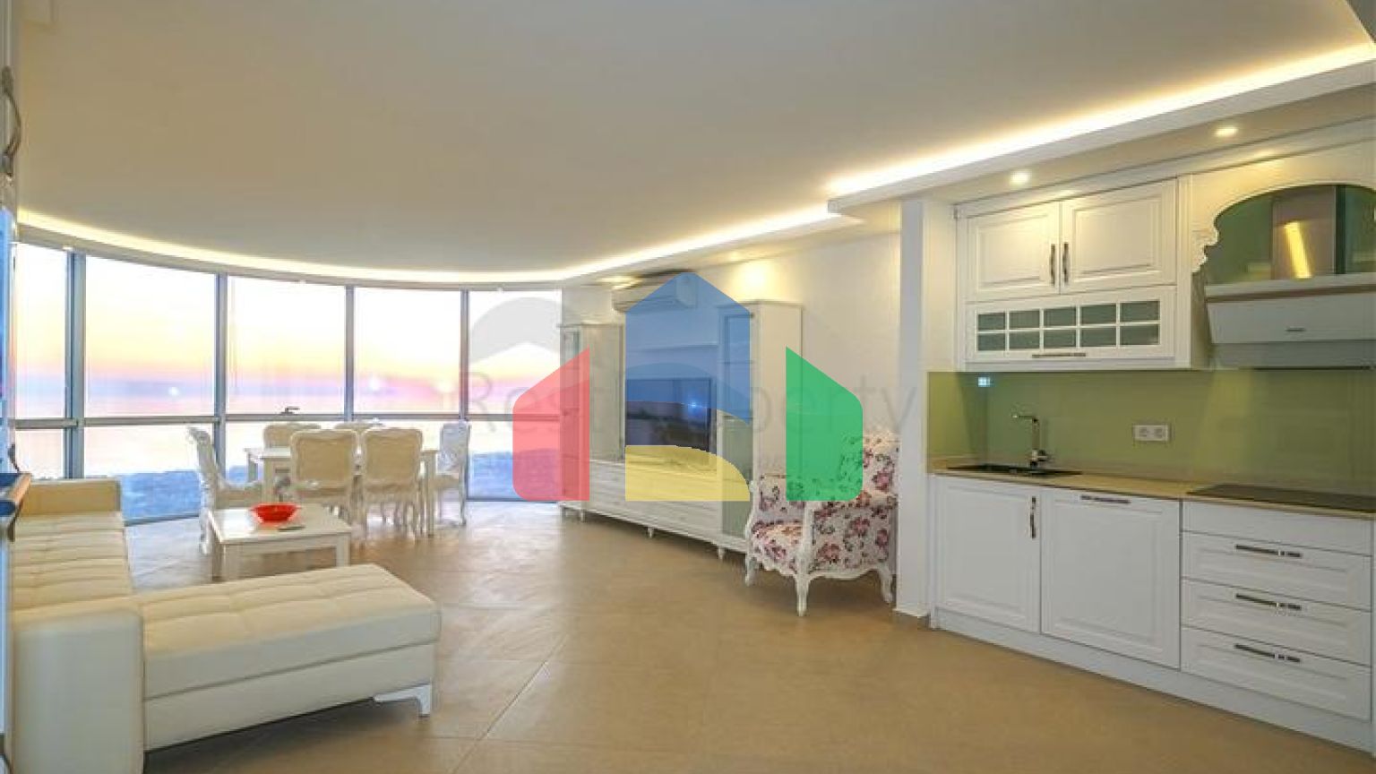 Простора двоповерхова вілла з панорамним видом на Середземне море