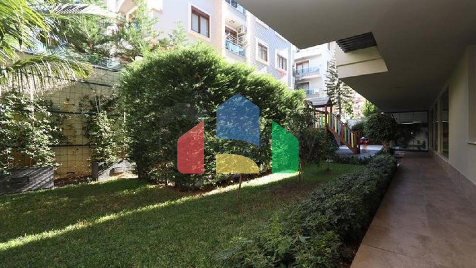 Трехкомнатная квартира в 300 метрах от пляжа Клеопатра