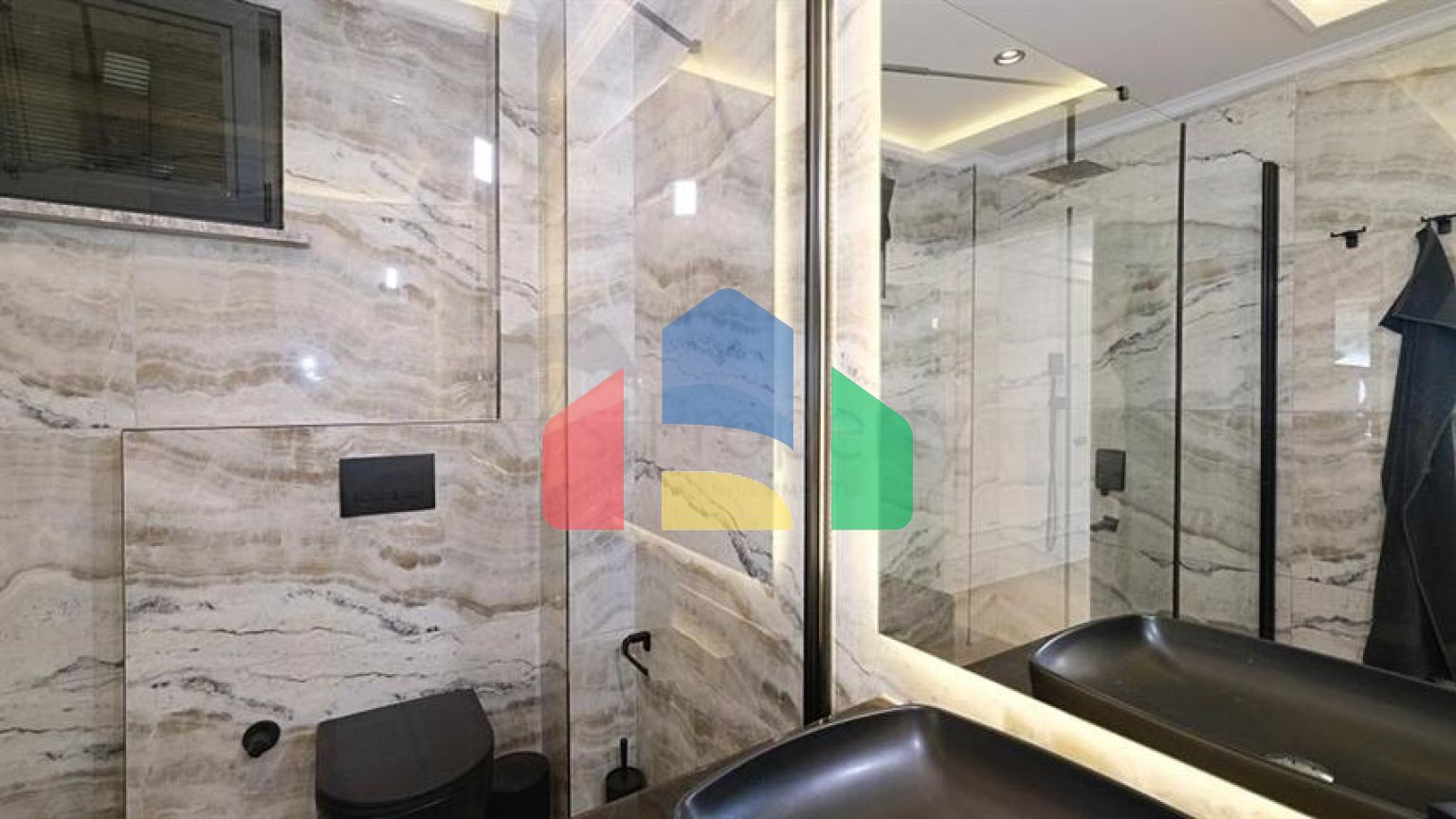 Сучасна вілла з панорамним видом на море в Аланьї