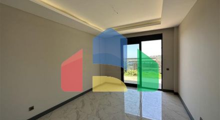 П'ятикімнатний дуплекс під громадянство з прямим видом на море і гори П'ятикімнатний дуплекс під громадянство з прямим видом на море і гори