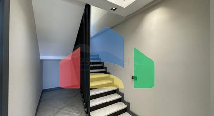 П'ятикімнатний дуплекс під громадянство з прямим видом на море і гори П'ятикімнатний дуплекс під громадянство з прямим видом на море і гори