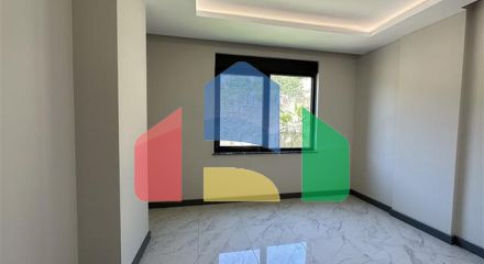 П'ятикімнатний дуплекс під громадянство з прямим видом на море і гори П'ятикімнатний дуплекс під громадянство з прямим видом на море і гори