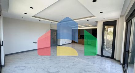 П'ятикімнатний дуплекс під громадянство з прямим видом на море і гори П'ятикімнатний дуплекс під громадянство з прямим видом на море і гори