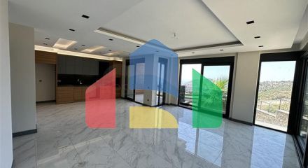 П'ятикімнатний дуплекс під громадянство з прямим видом на море і гори П'ятикімнатний дуплекс під громадянство з прямим видом на море і гори