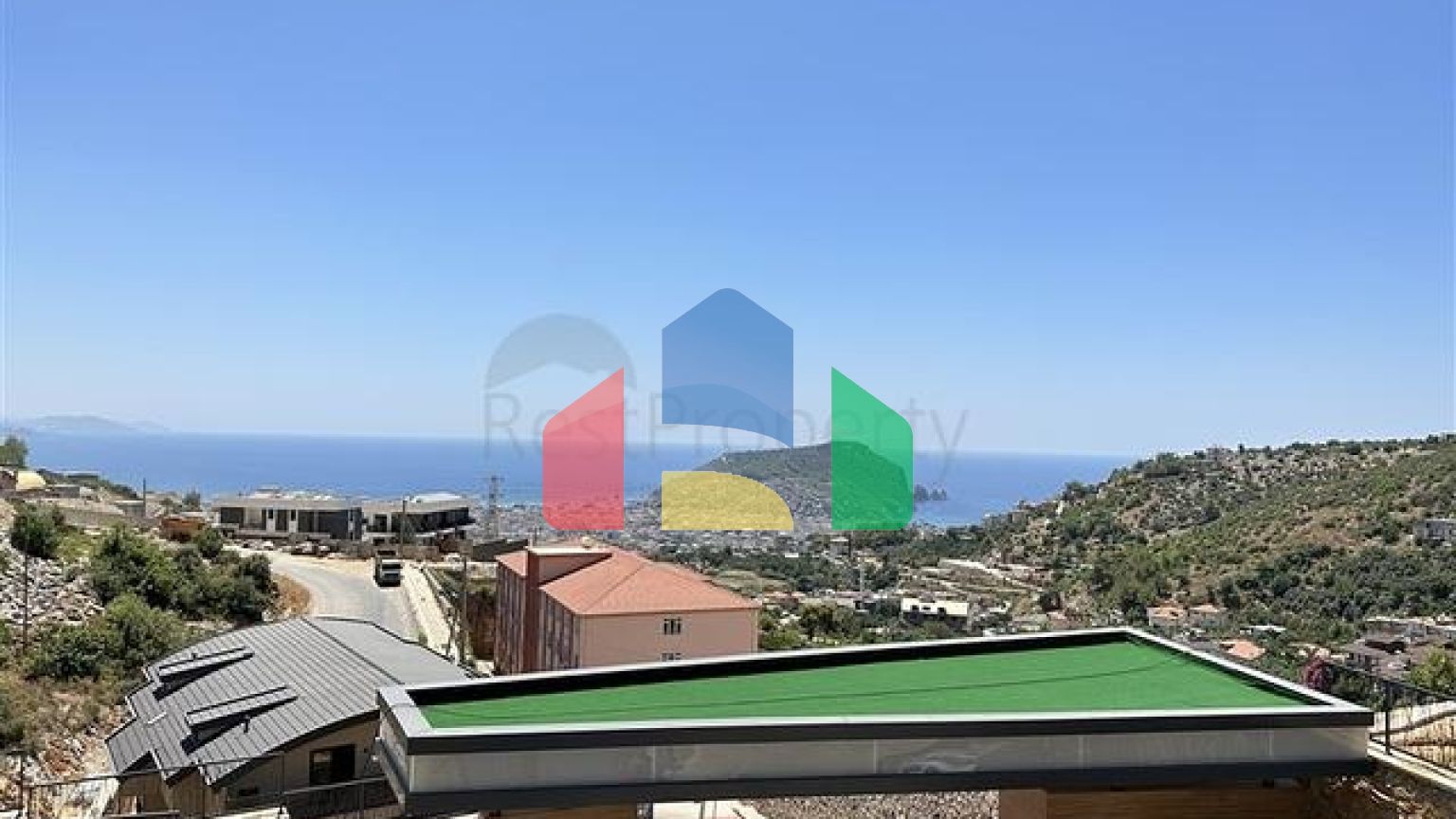 П'ятикімнатний дуплекс під громадянство з прямим видом на море і гори