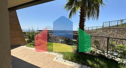 Пятикомнатный дуплекс под гражданство с прямым видом на море и горы