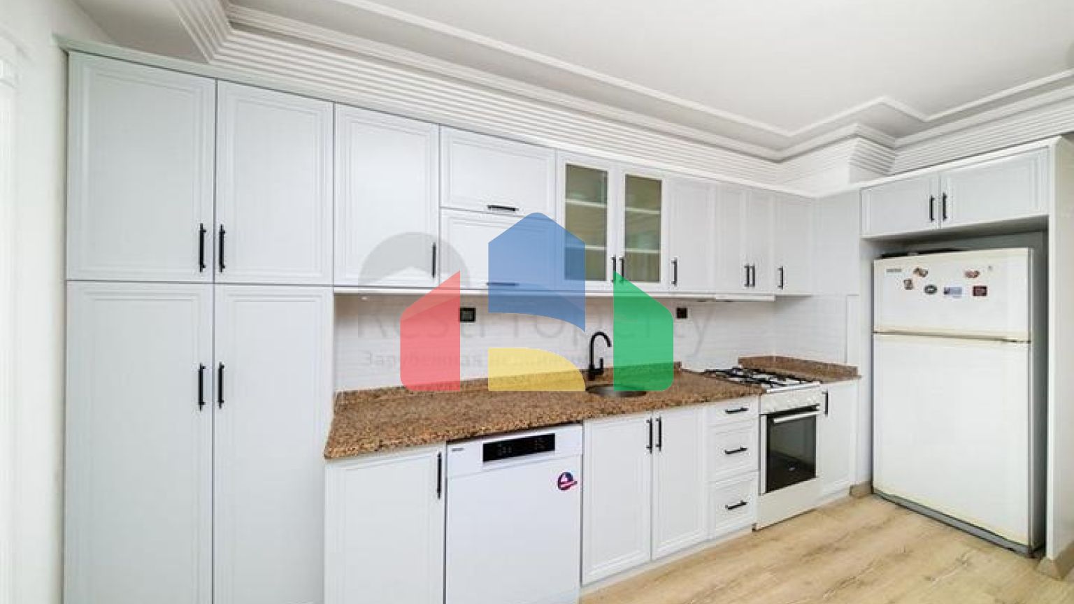 Затишна 2 + 1 в центрі Аланії