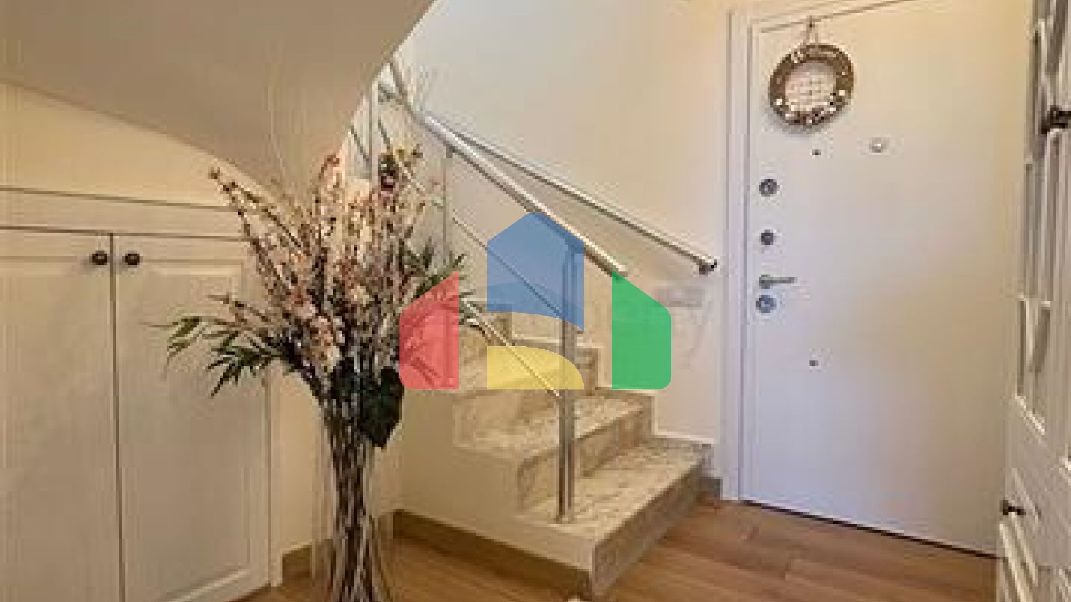 Вилла в центральной части Алании с видом на море