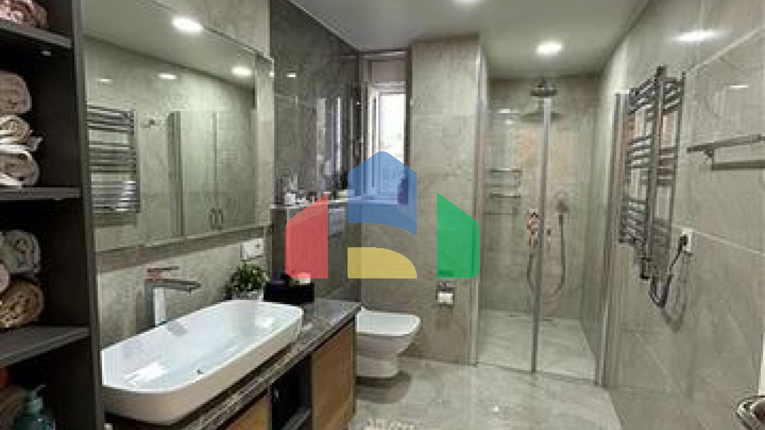 Вилла в центральной части Алании с видом на море