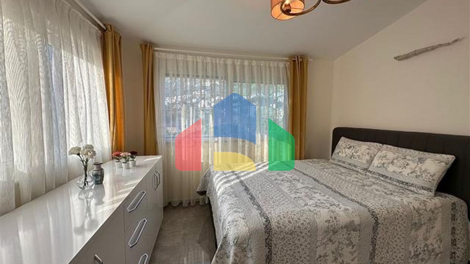 Вилла в центральной части Алании с видом на море