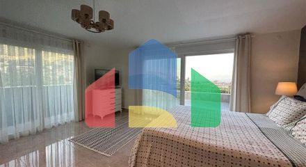 Вилла в центральной части Алании с видом на море